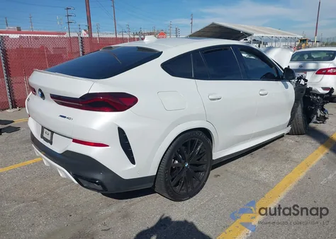 2022 BMW X6 xDrive40I z USA, uszkodzony, nr VIN 5UXCY6C06N9M73245